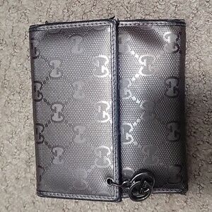 Used authentic Gucci Compact Wallet with original box and cards